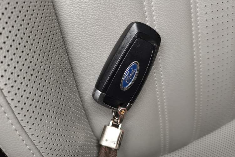Used Ford Escape 2020 EcoBoost 245 Four-Wheel Drive Luxury Edition Vehicle Key