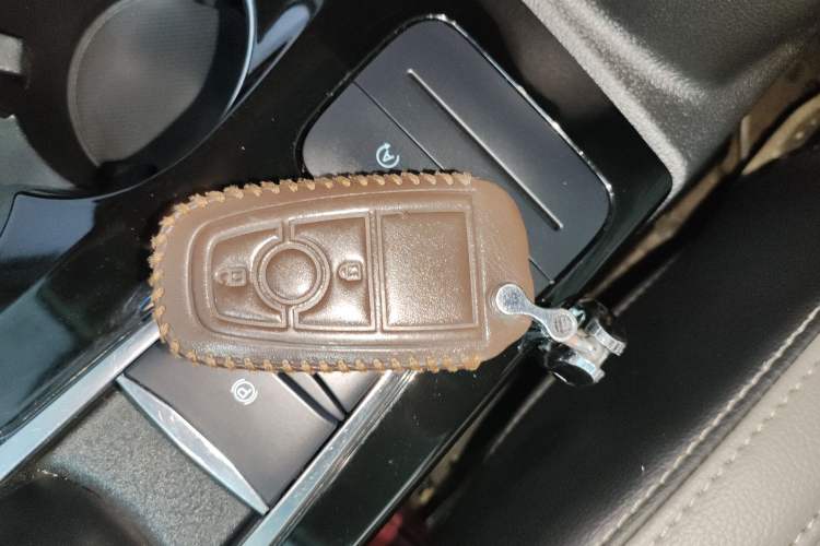 Used Ford Escape 2020 EcoBoost 245 Four-Wheel Drive Titanium Edition Vehicle Key