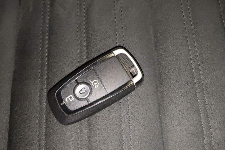 Used Ford Escape 2020 EcoBoost 245 Four-Wheel Drive ST-LINE Deluxe Edition Vehicle Key