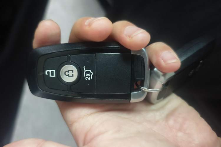 Used Ford Escape 2020 EcoBoost 245 Four-Wheel Drive ST-LINE Deluxe Edition Vehicle Key