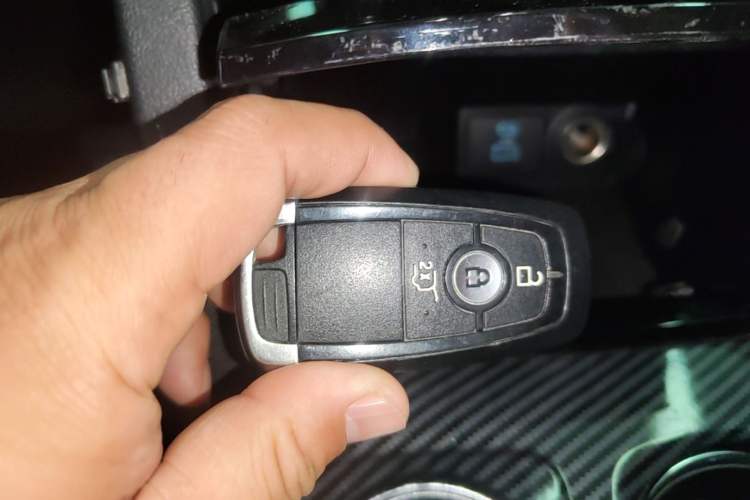 Used Ford Escape 2020 EcoBoost 245 Four-Wheel Drive ST-LINE Deluxe Edition Vehicle Key