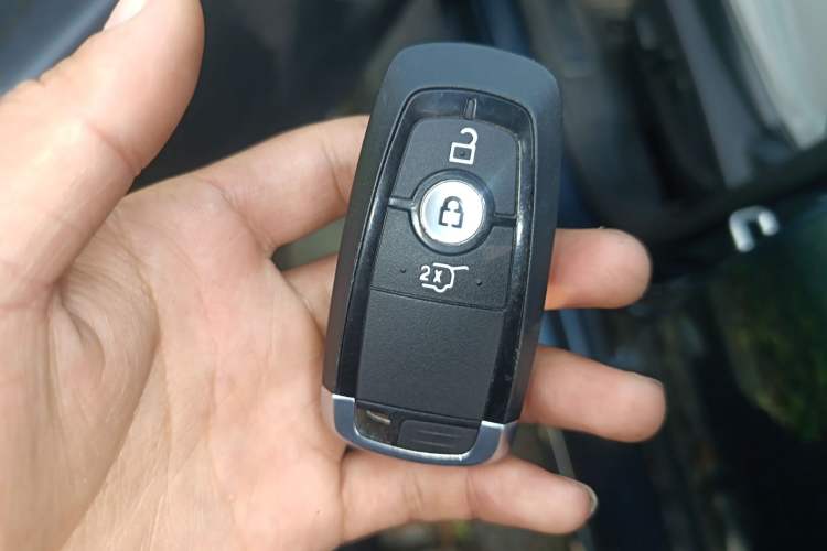 Used Ford Escape 2020 EcoBoost 245 Four-Wheel Drive Luxury Edition Vehicle Key