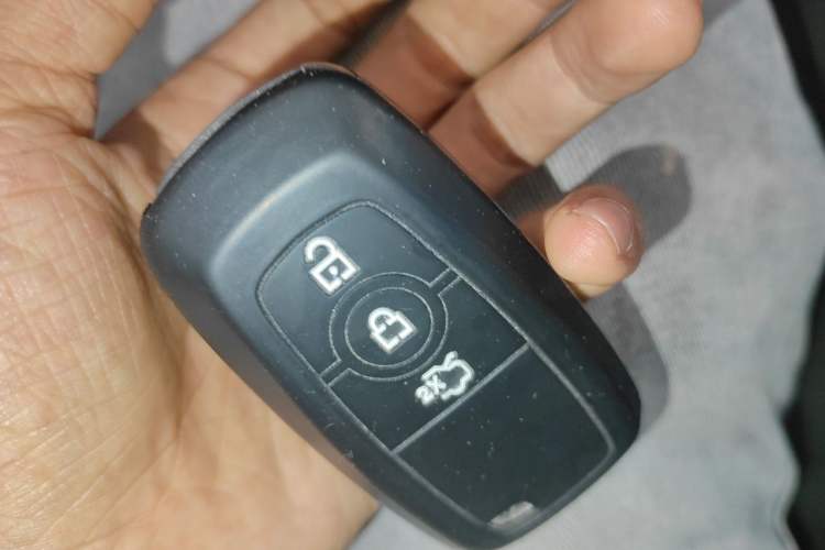 Used Ford Escape 2020 EcoBoost 245 Four-Wheel Drive ST-LINE Deluxe Edition Vehicle Key