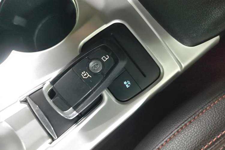Used Ford Escape 2020 EcoBoost 245 Four-Wheel Drive ST-LINE Deluxe Edition Vehicle Key