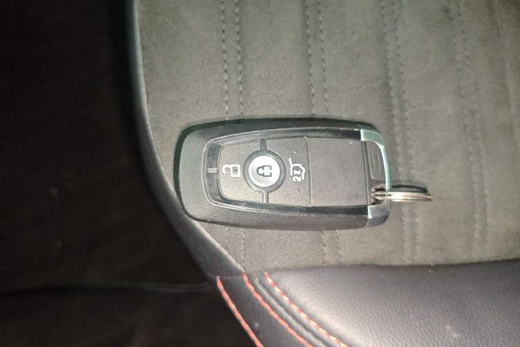 Used Ford Escape 2020 EcoBoost 245 Four-Wheel Drive ST-LINE Deluxe Edition Vehicle Key