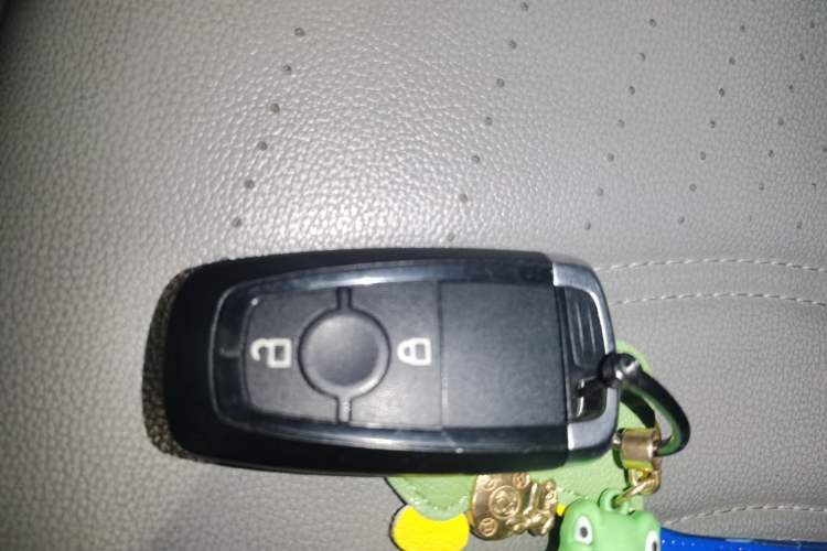 Used Ford Escape 2020 EcoBoost 245 Four-Wheel Drive Titanium Edition Vehicle Key