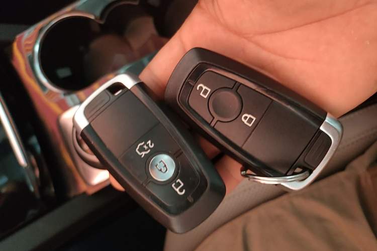 Used Ford Escape 2020 EcoBoost 245 Two-Wheel-Drive Titanium Edition Vehicle Key