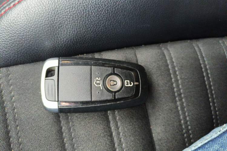 Used Ford Escape 2020 EcoBoost 245 Four-Wheel Drive ST-LINE Deluxe Edition Vehicle Key