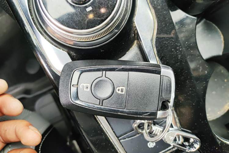 Used Ford Escape 2020 EcoBoost 245 Two-Wheel-Drive Titanium Edition Vehicle Key