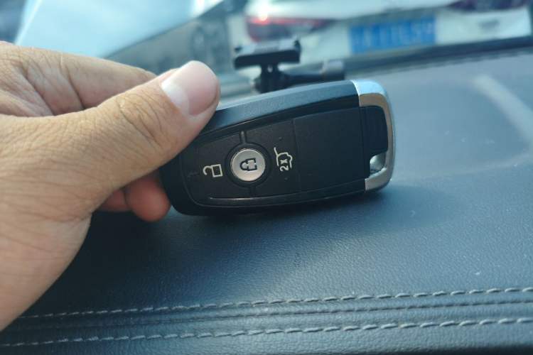 Used Ford Escape 2020 EcoBoost 245 Four-Wheel Drive ST-LINE Deluxe Edition Vehicle Key