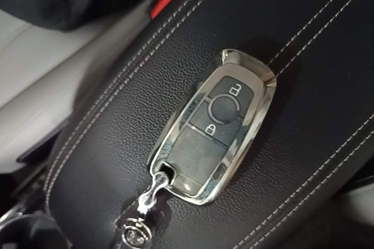 Used Ford Escape 2020 EcoBoost 245 Two-Wheel-Drive Comfort Edition Vehicle Key