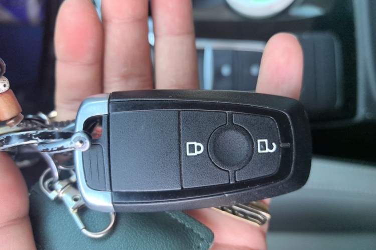 Used Ford Escape 2020 EcoBoost 245 Four-Wheel Drive Titanium Edition Vehicle Key