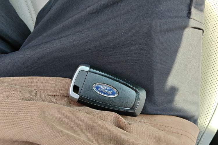 Used Ford Escape 2020 EcoBoost 245 Two-Wheel Drive Smart & Enjoyment Model Vehicle Key