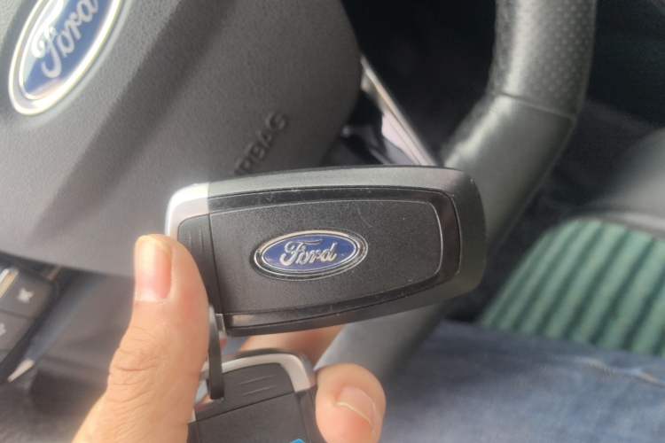 Used Ford Escape 2020 EcoBoost 245 Four-Wheel Drive Luxury Edition Vehicle Key