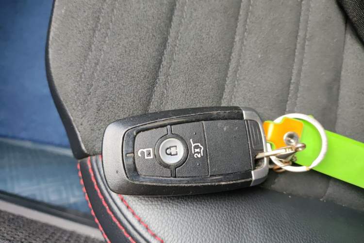 Used Ford Escape 2020 EcoBoost 245 Four-Wheel Drive ST-LINE Deluxe Edition Vehicle Key