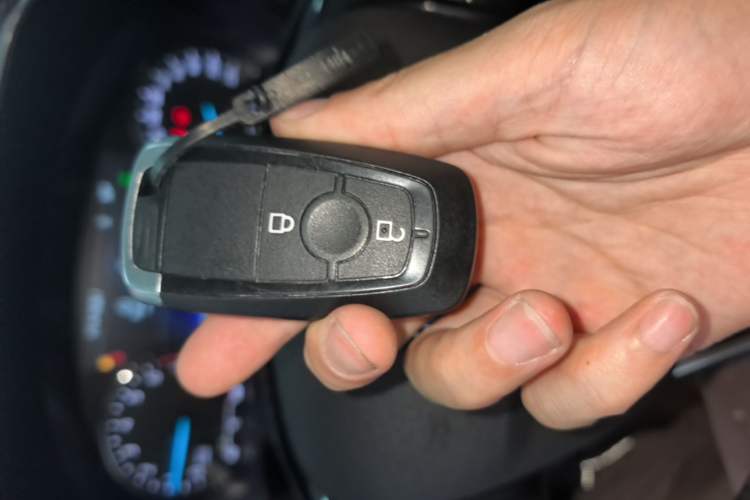 Used Ford Escape 2020 EcoBoost 245 Two-Wheel Drive Smart & Enjoyment Model Vehicle Key