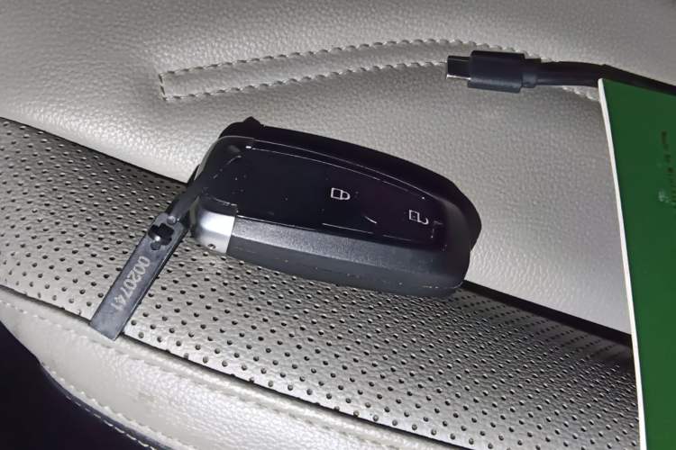 Used Ford Escape 2020 EcoBoost 245 Two-Wheel-Drive Titanium Edition Vehicle Key