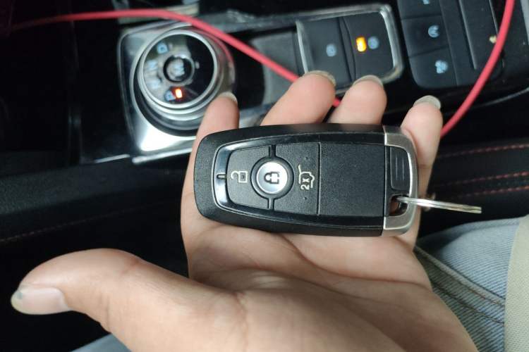Used Ford Escape 2020 EcoBoost 245 Four-Wheel Drive ST-LINE Deluxe Edition Vehicle Key