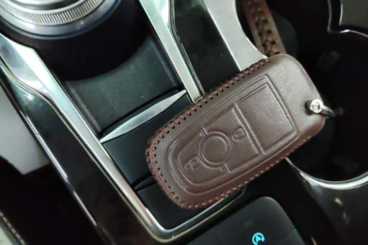 Used Ford Escape 2020 EcoBoost 245 Four-Wheel Drive Titanium Edition Vehicle Key