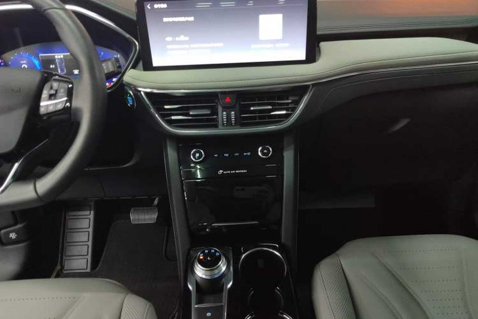 Used Ford Escape 2020 EcoBoost 245 Four-Wheel Drive Luxury Edition Audio And AC Panel