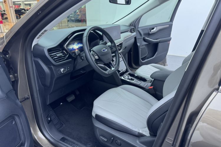 Used Ford Escape 2020 EcoBoost 245 Four-Wheel Drive Luxury Edition Interior 2