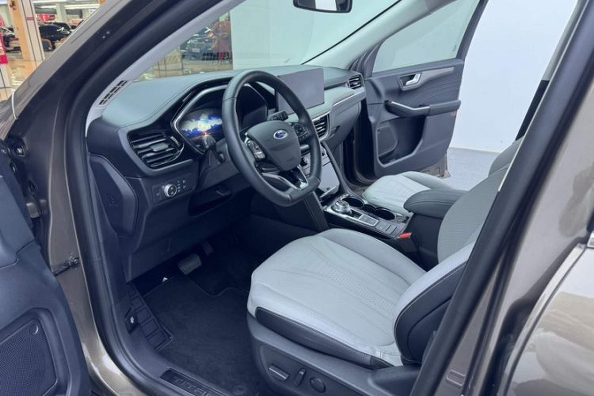 Used Ford Escape 2020 EcoBoost 245 Four-Wheel Drive Luxury Edition Interior 2