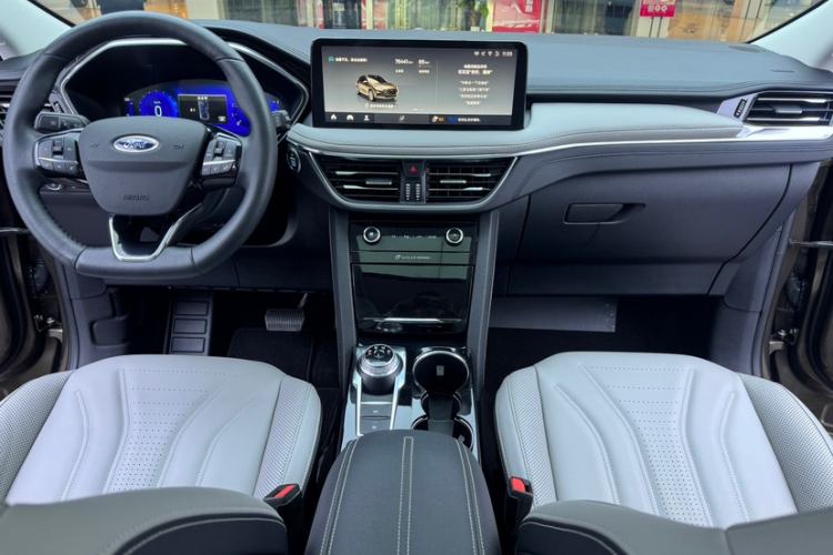 Used Ford Escape 2020 EcoBoost 245 Four-Wheel Drive Luxury Edition Interior 7