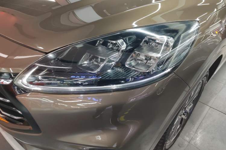 Used Ford Escape 2020 EcoBoost 245 Four-Wheel Drive Luxury Edition Left Front Headlight