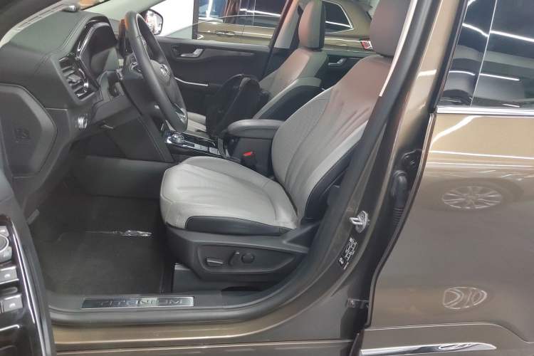 Used Ford Escape 2020 EcoBoost 245 Four-Wheel Drive Luxury Edition Left Front Seat