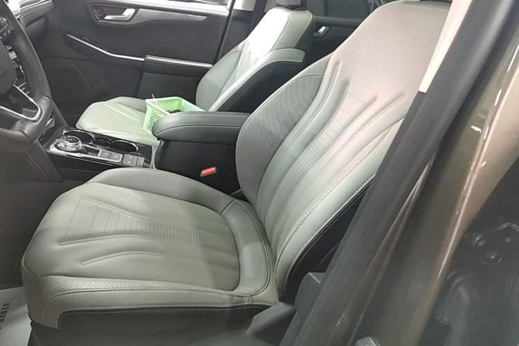 Used Ford Escape 2020 EcoBoost 245 Four-Wheel Drive Luxury Edition Left Front Seat