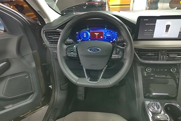 Used Ford Escape 2020 EcoBoost 245 Four-Wheel Drive Luxury Edition Steering Wheel