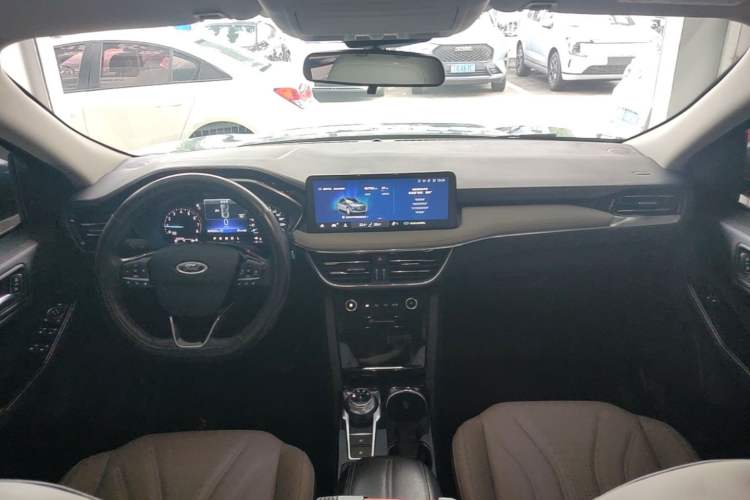 Used Ford Escape 2020 EcoBoost 245 Four-Wheel Drive ST-LINE Deluxe Edition Center Console