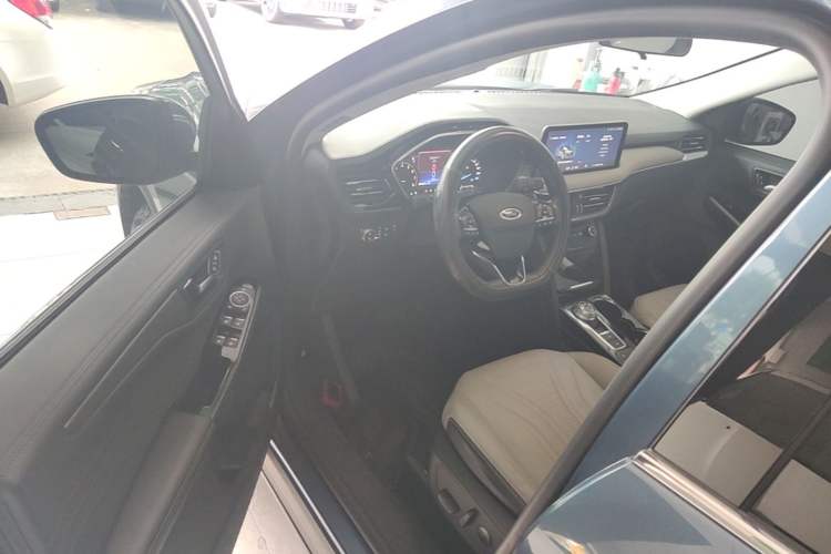 Used Ford Escape 2020 EcoBoost 245 Four-Wheel Drive ST-LINE Deluxe Edition Driver Seat