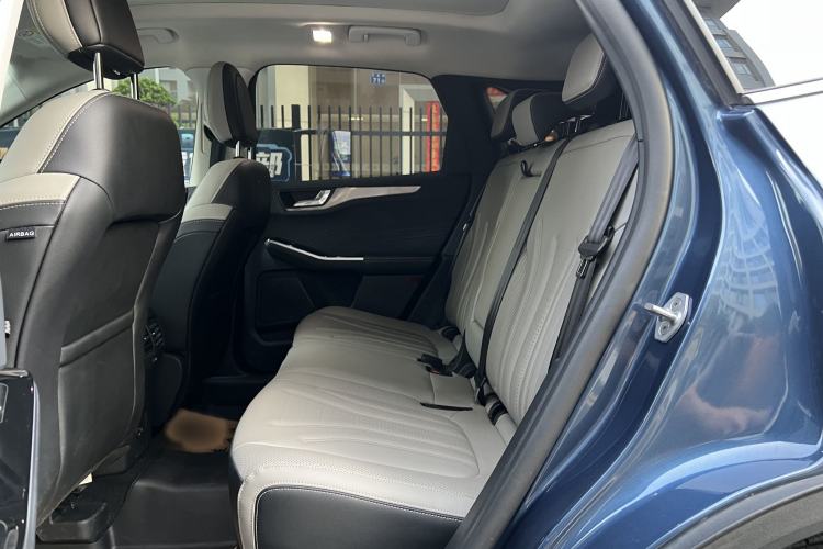 Used Ford Escape 2020 EcoBoost 245 Four-Wheel Drive ST-LINE Deluxe Edition Interior 2