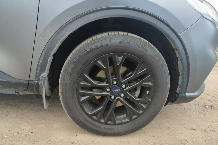 Used Ford Escape 2020 EcoBoost 245 Two-Wheel Drive Smart & Enjoyment Model Right Front Wheel Hub