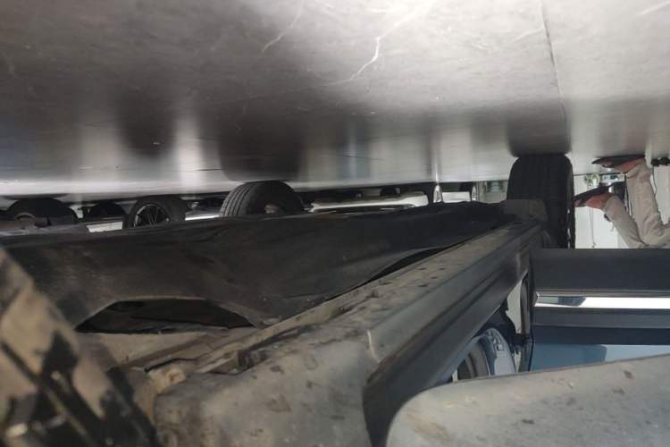 Used Ford Escape 2020 EcoBoost 245 Four-Wheel Drive ST-LINE Deluxe Edition Right Side Sill