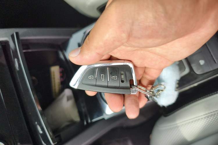 Used Ford Escape 2020 EcoBoost 245 Two-Wheel Drive Smart & Enjoyment Model Vehicle Key