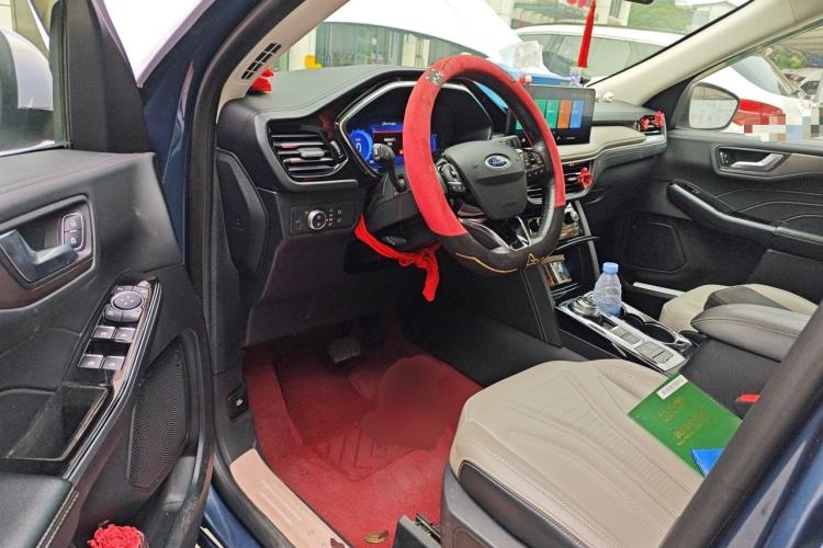 Used Ford Escape 2020 EcoBoost 245 Four-Wheel Drive Luxury Edition Driver Seat