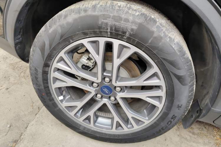Used Ford Escape 2020 EcoBoost 245 Two-Wheel-Drive Titanium Edition Exterior 8