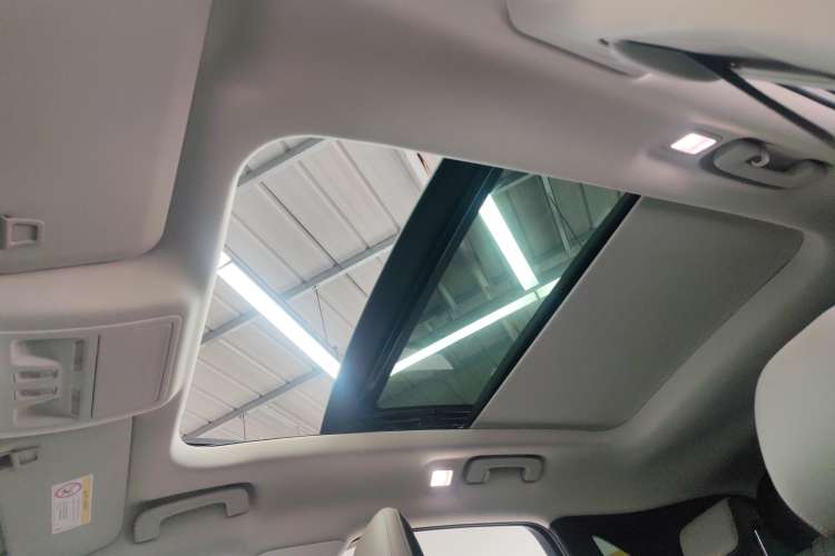 Used Ford Escape 2020 EcoBoost 245 Two-Wheel-Drive Titanium Edition Headliner