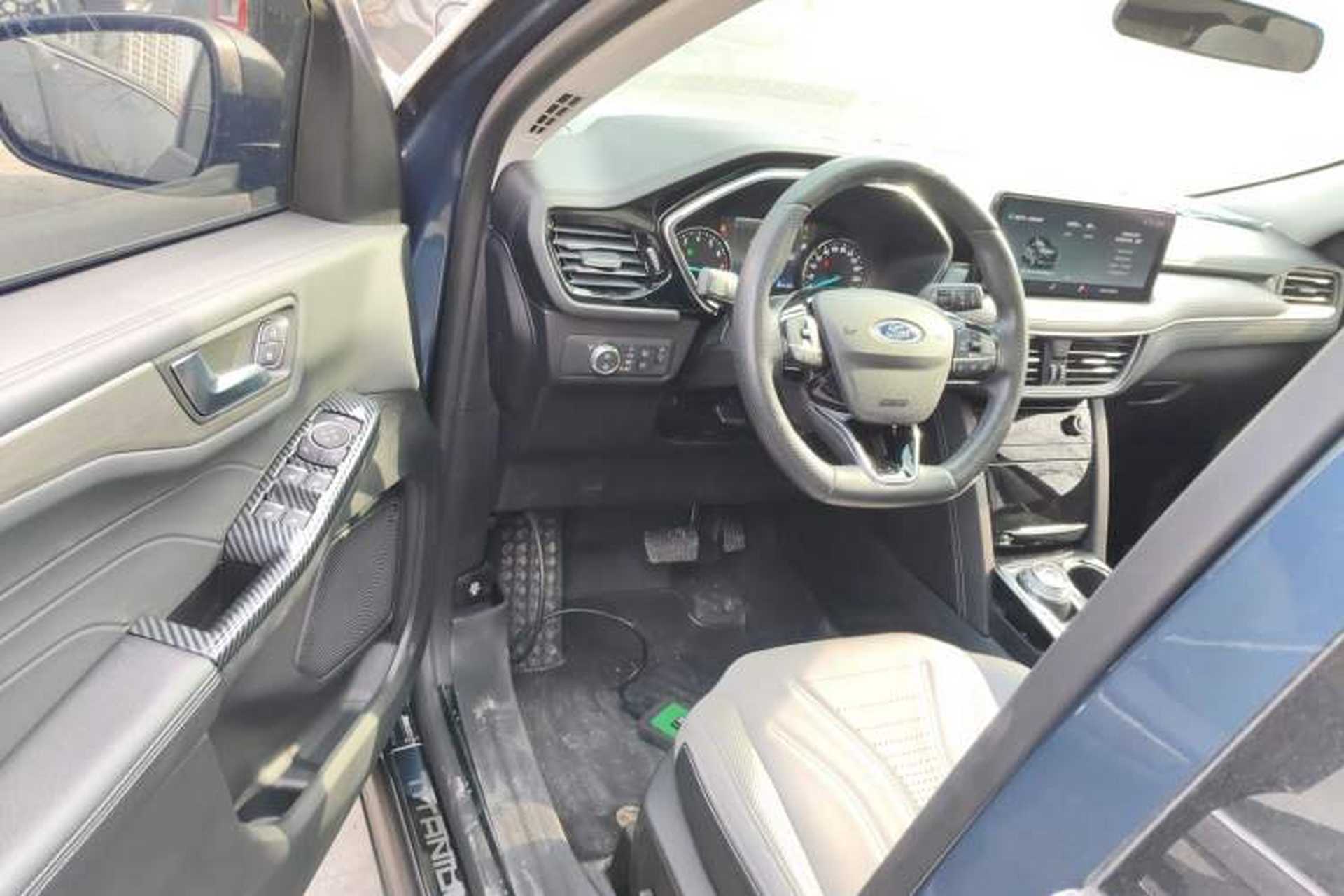 Used Ford Escape 2020 EcoBoost 245 Two-Wheel-Drive Titanium Edition Interior 3
