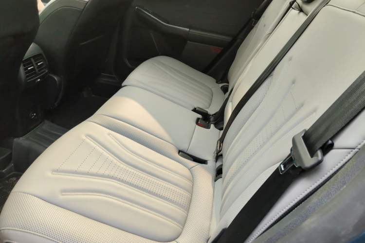 Used Ford Escape 2020 EcoBoost 245 Two-Wheel-Drive Titanium Edition Interior 4
