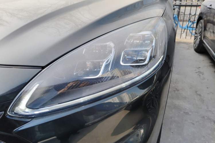 Used Ford Escape 2020 EcoBoost 245 Two-Wheel-Drive Titanium Edition Left Front Headlight