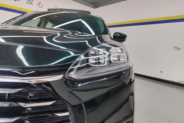 Used Ford Escape 2020 EcoBoost 245 Two-Wheel-Drive Titanium Edition Left Front Headlight