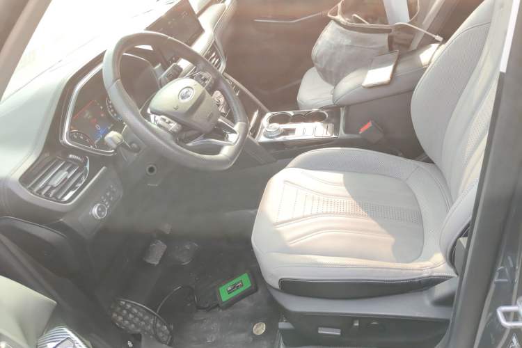 Used Ford Escape 2020 EcoBoost 245 Two-Wheel-Drive Titanium Edition Left Front Seat