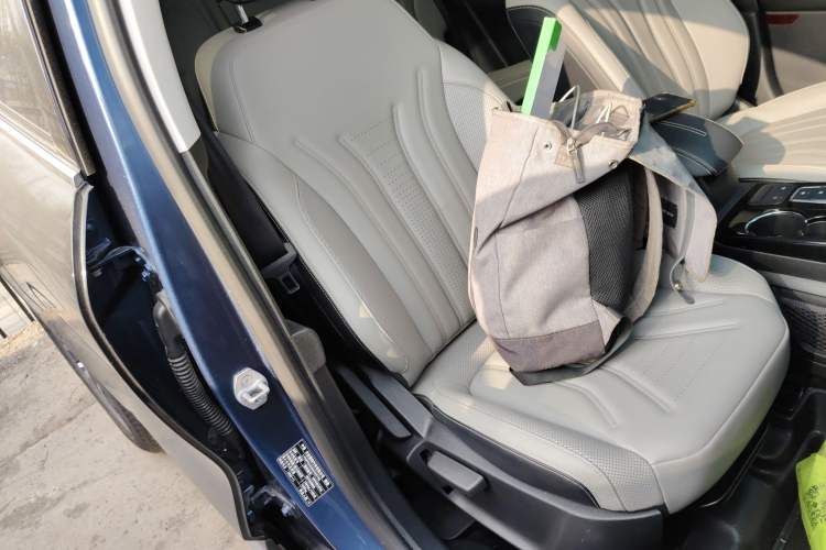 Used Ford Escape 2020 EcoBoost 245 Two-Wheel-Drive Titanium Edition Right Front Seat