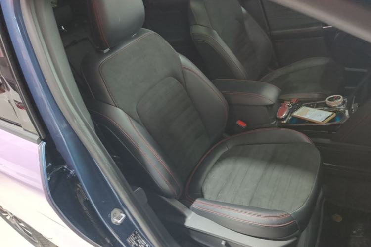 Used Ford Escape 2020 EcoBoost 245 Four-Wheel Drive ST-LINE Deluxe Edition Right Front Seat