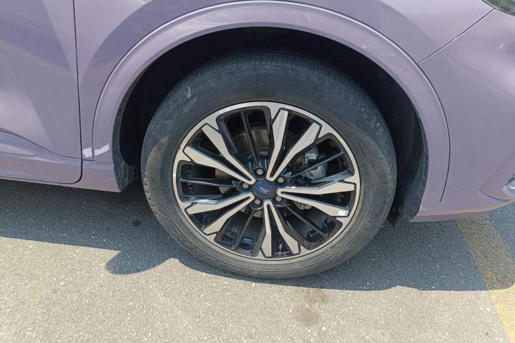 Used Ford Escape 2020 EcoBoost 245 Four-Wheel Drive ST-LINE Deluxe Edition Right Front Wheel Hub