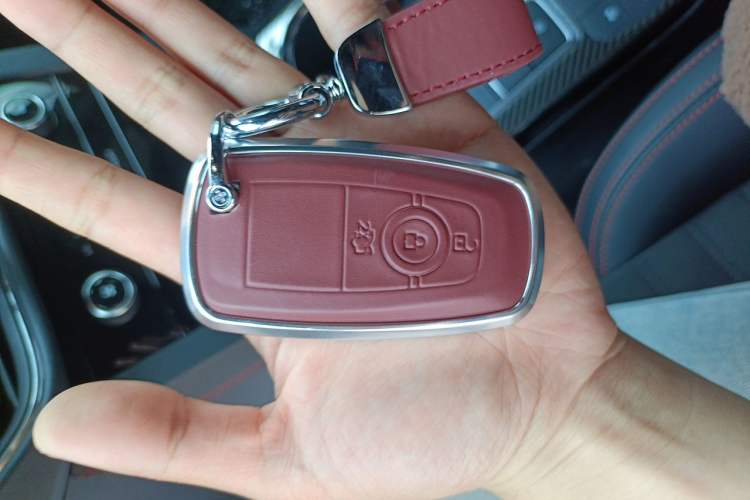 Used Ford Escape 2020 EcoBoost 245 Four-Wheel Drive ST-LINE Deluxe Edition Vehicle Key