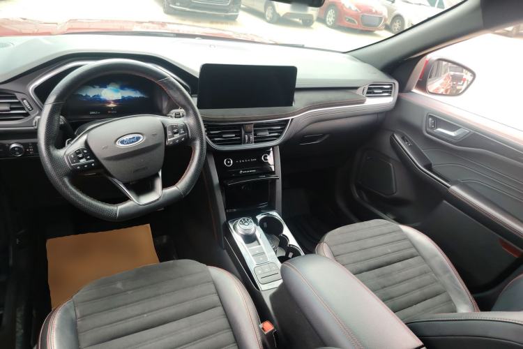 Used Ford Escape 2020 EcoBoost 245 Four-Wheel Drive ST-LINE Deluxe Edition Center Console